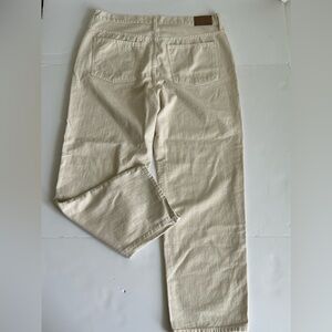 Preowned Madewell Donni women jeans size 31
Cream color